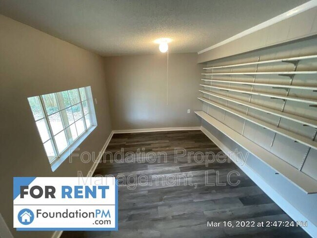 Foto del edificio - 3014 Knight Rd