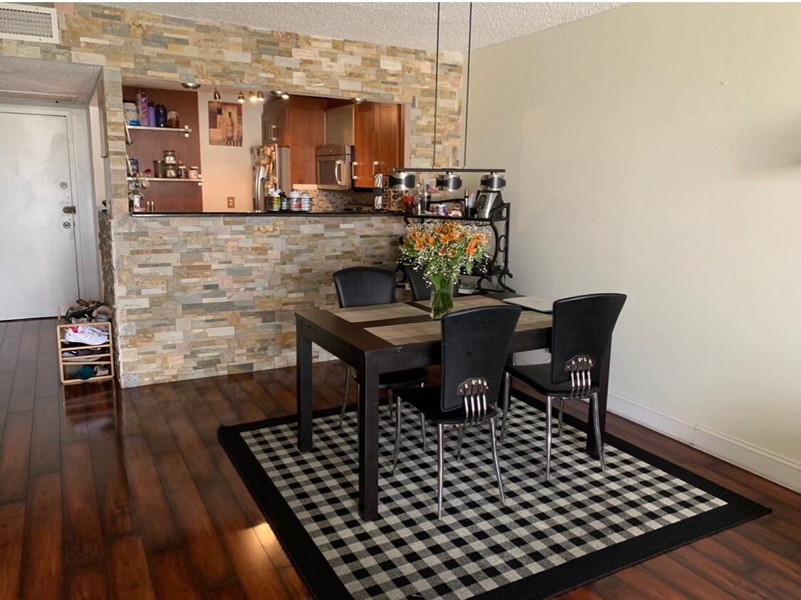 Foto principal - 801 Three Islands Blvd