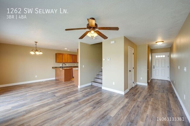 Foto del edificio - 1262 Selway Ln