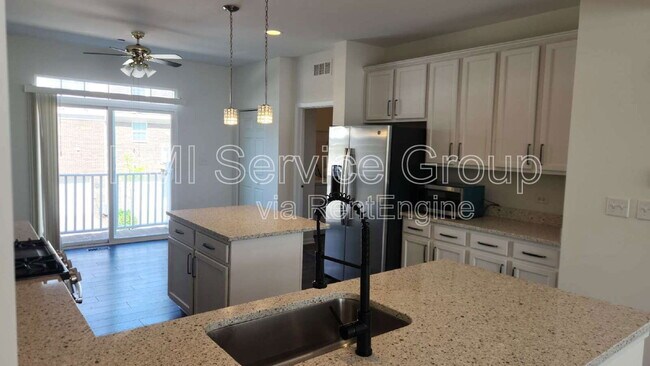 Foto del edificio - 4444 Monroe Ct