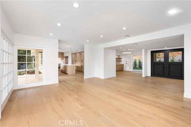 Building Photo - 4620 Encino Ave