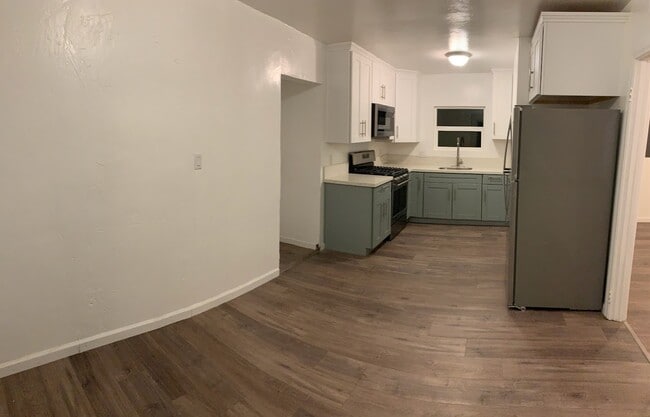 Building Photo - 3142 Menlo Ave