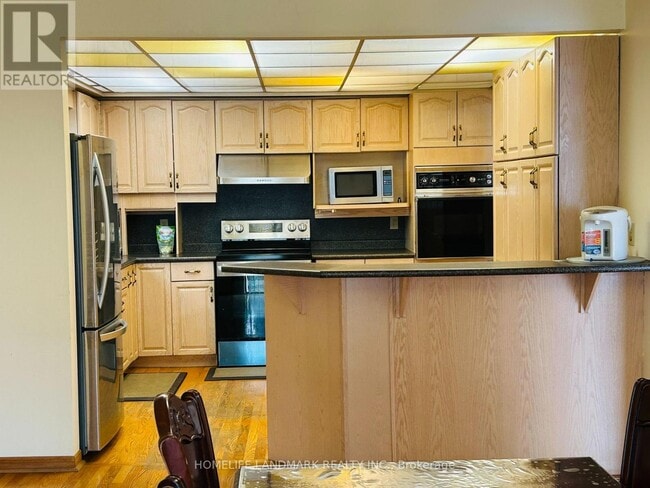 Building Photo - 55 Sylvestre Square