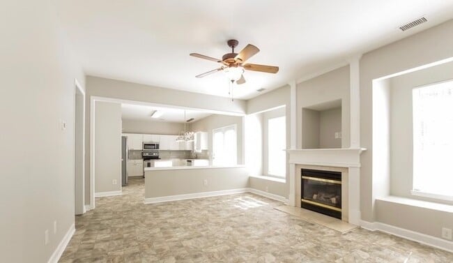 Building Photo - 1008 Sandbox Cir