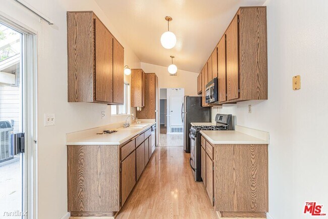 Foto del edificio - 1 br, 1 bath House - 12562 Dale St Unit 16
