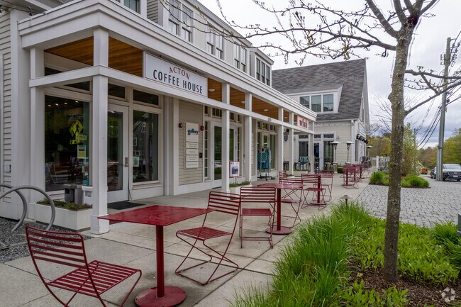 Acton has a classic downtown of local cafes, restaurants, and shops.