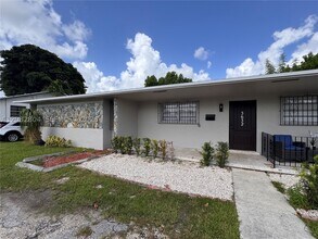 Building Photo - 3632 SW 87th Ct
