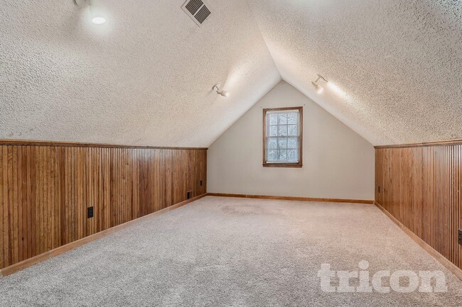 Building Photo - 150 Tanglewood Dr