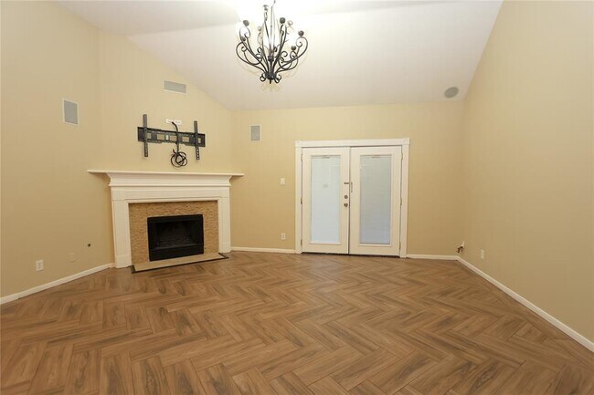 Building Photo - 16011 Mountain Shadows Dr