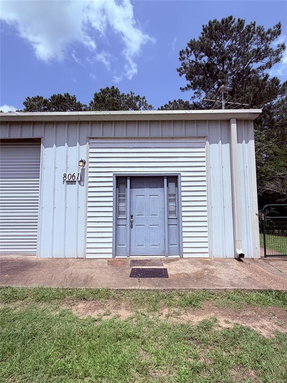 Foto del edificio - 8061 Central Plank Rd