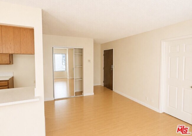 Foto del edificio - 13406 Moorpark St