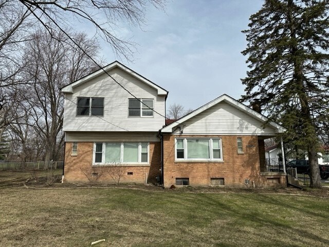 Foto principal - 24W118 St Charles Rd