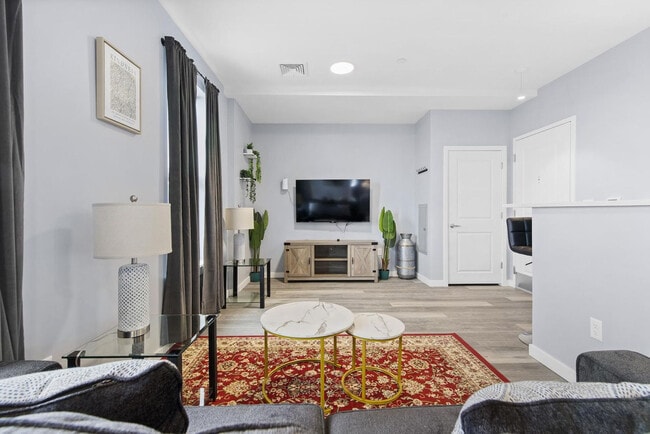 Building Photo - 95 Broadway-SI ID1240364P