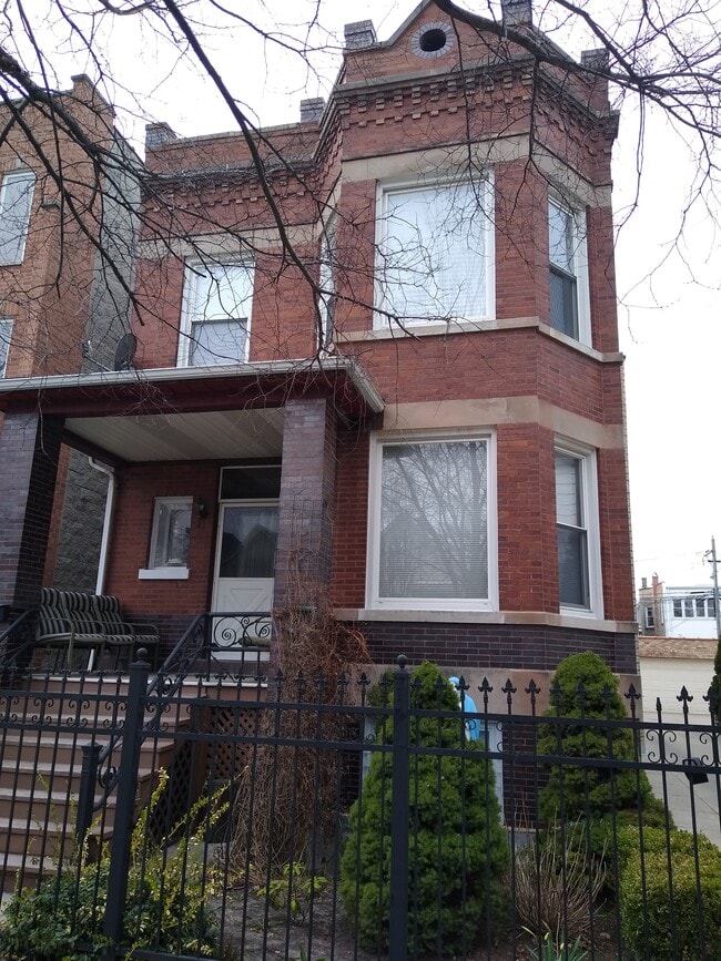 Building Photo - 2936 N Ridgeway Ave
