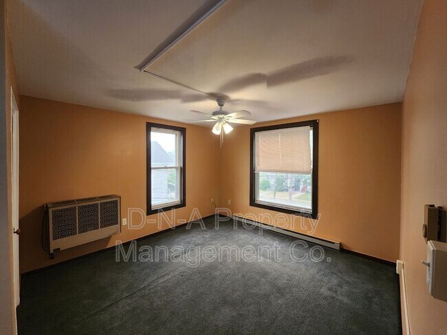 Foto del edificio - 716 W Lackawanna Ave Front