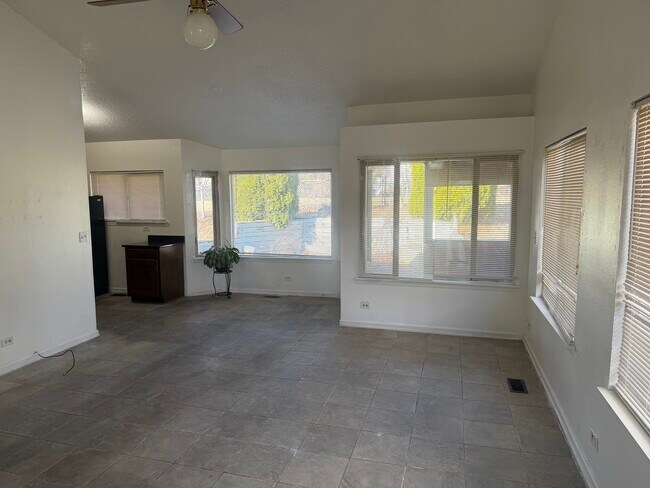 Building Photo - 1009 Pheasant Run Ln