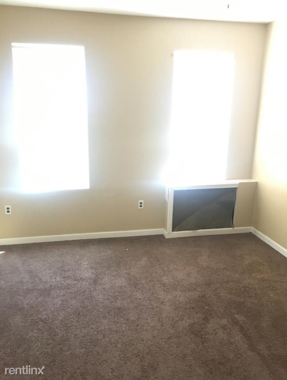 Foto del edificio - 3 br, 1 bath House - 516 N Decker Ave