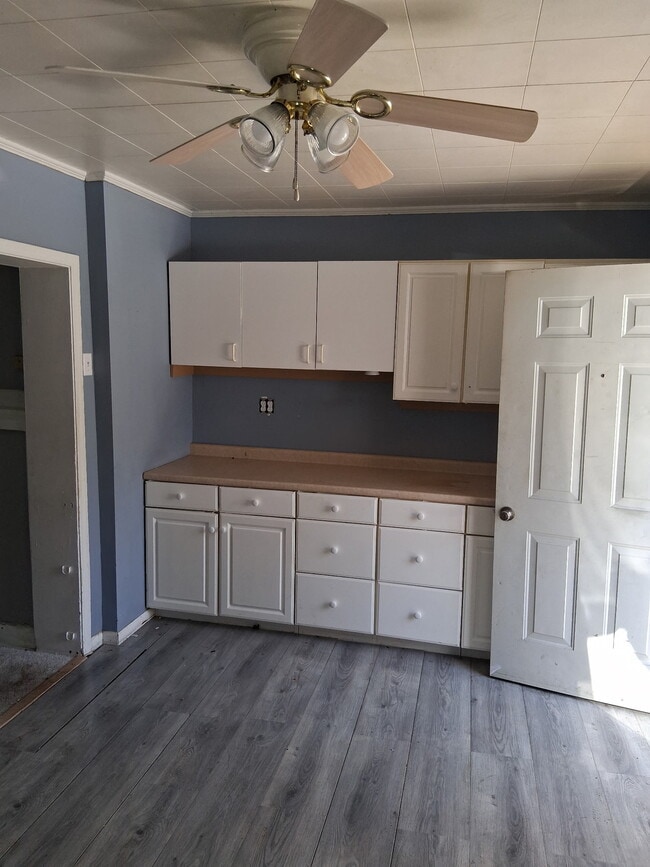 Building Photo - 2210 Marshall St