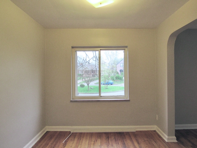 Building Photo - 3647 Ravenwood Ave