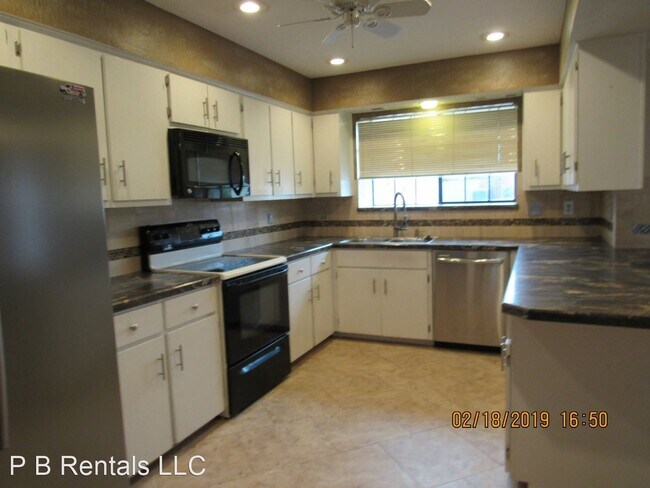 Building Photo - 4 br, 2 bath House - 1103 NW Willow Place