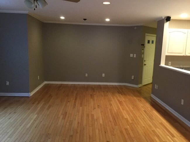 Building Photo - 408 Mallards Pond Ln