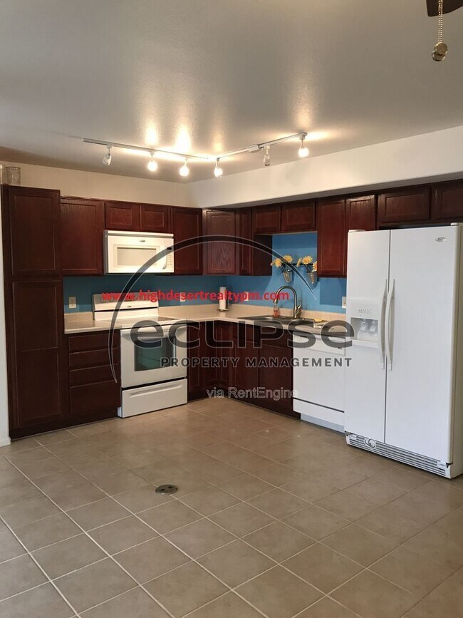 Foto del edificio - 2463 1/2 Theresea Lane
