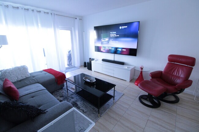 Foto del edificio - 440 Paradise Isle Blvd