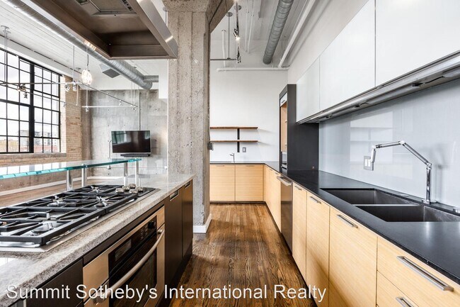 Building Photo - 1 br, 2 bath House - 159 W. Broadway #308