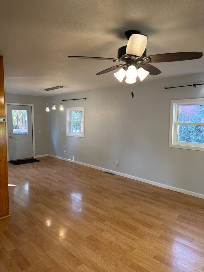 Building Photo - 4 bedroom house located in East Grand Fork...