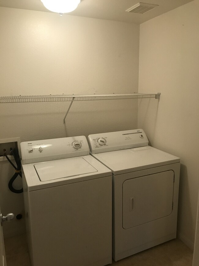 Foto del edificio - Condo in Nevada Trails - First Level Community Pool/Spa