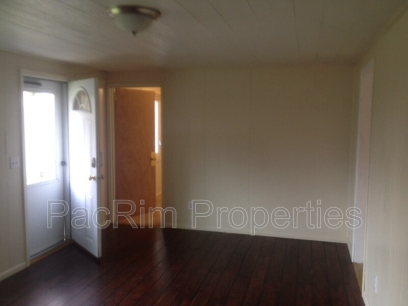 Building Photo - 6140 Collins Way
