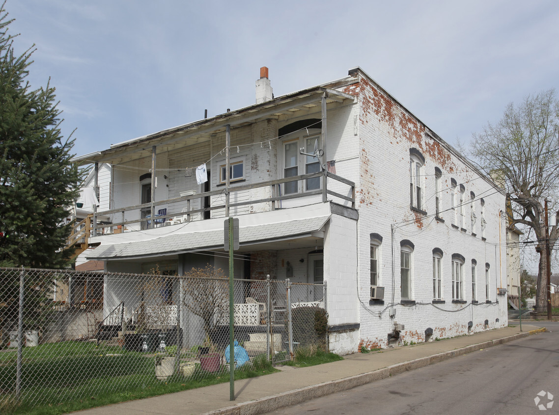 Building Photo - 92-94 Carey Ave