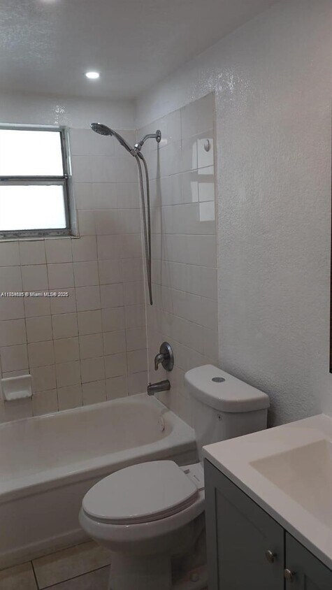 Foto del edificio - 4841 NW 9th Dr