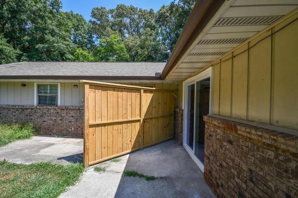 Building Photo - 1502 Waverly Way
