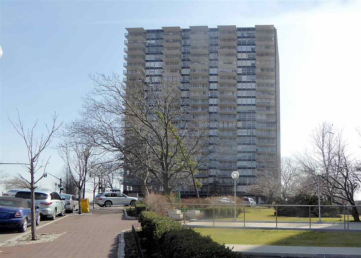 Primary Photo - 6050 John F. Kennedy Blvd