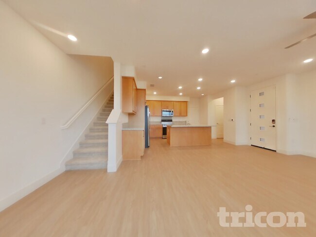 Foto del edificio - 8213 Perla Wy