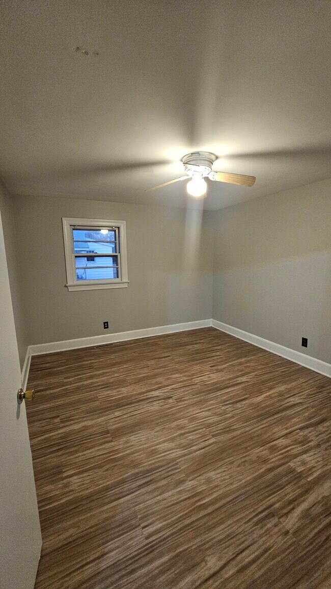 Foto del edificio - 202 N Caswell St