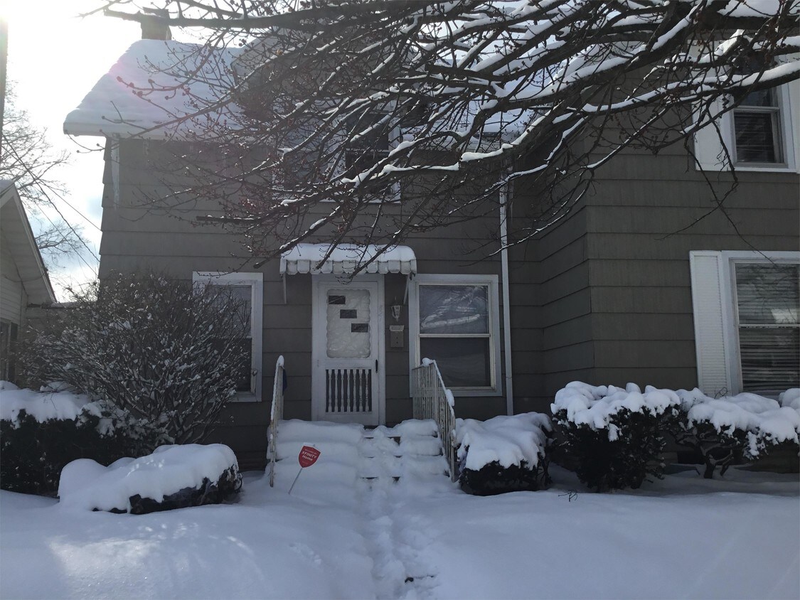 Primary Photo - 821 W 3rd St