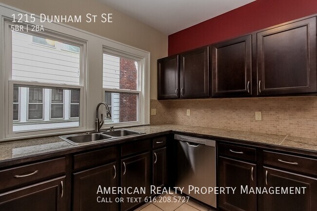 Foto del edificio - 1215 Dunham St SE