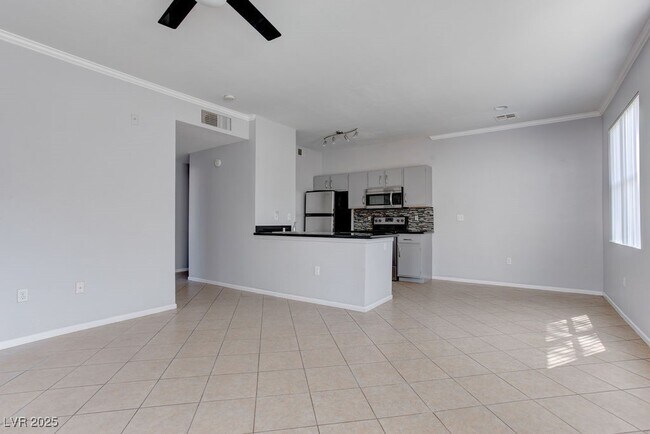 Foto del edificio - 2900 Sunridge Heights Pkwy