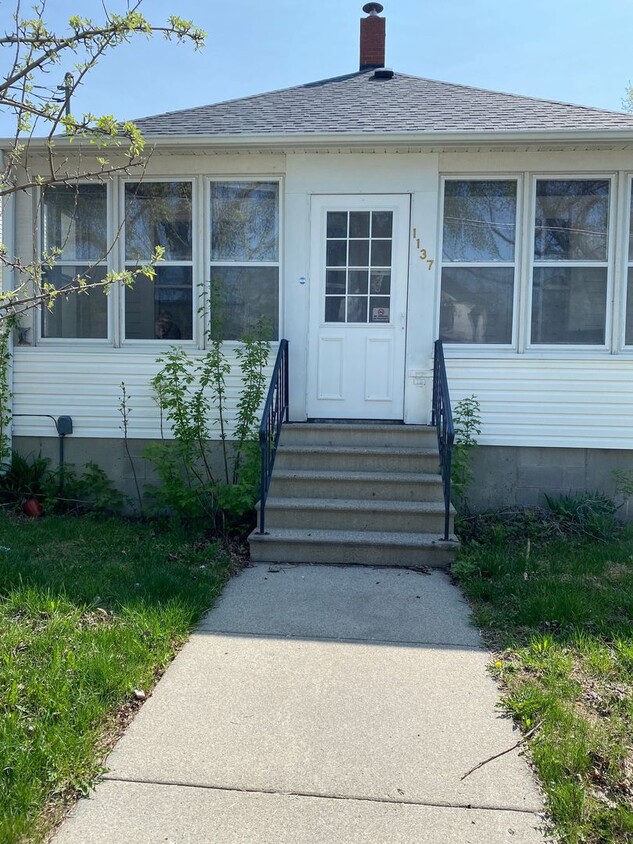 Foto principal - 4 bed 2 bath Single Family Home in Fargo!