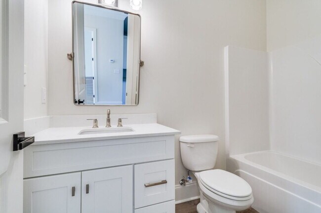 Baño 2 - 310 Edsall Ln