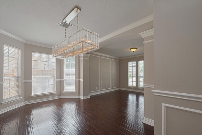 Foto del edificio - 1523 Brook Grove Dr