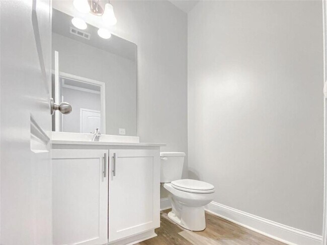 Foto del edificio - 1466 Fern Ridge Ln
