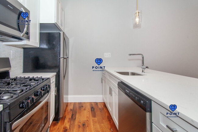 Building Photo - 128 Bremen St