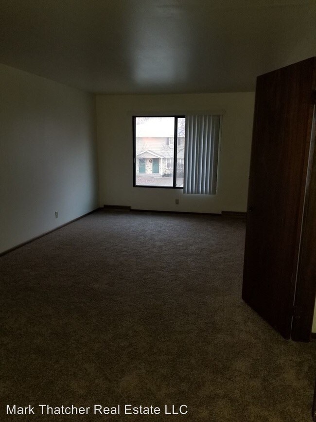 Foto del edificio - 619-625 Imperial Ct