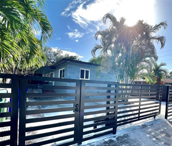 Building Photo - 280 NW 55th St
