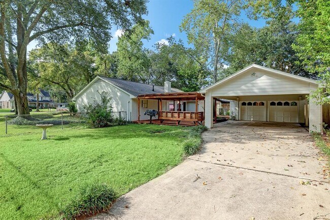Building Photo - 12602 Manorwood Ln
