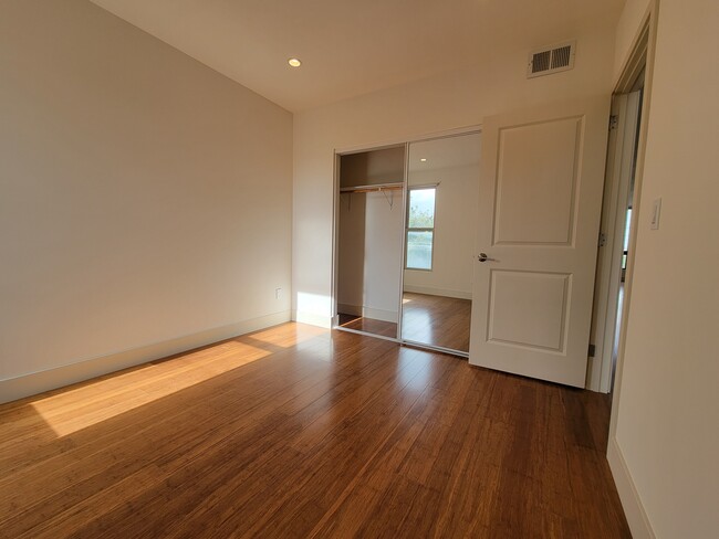 Foto del edificio - 270 Brighton Ave