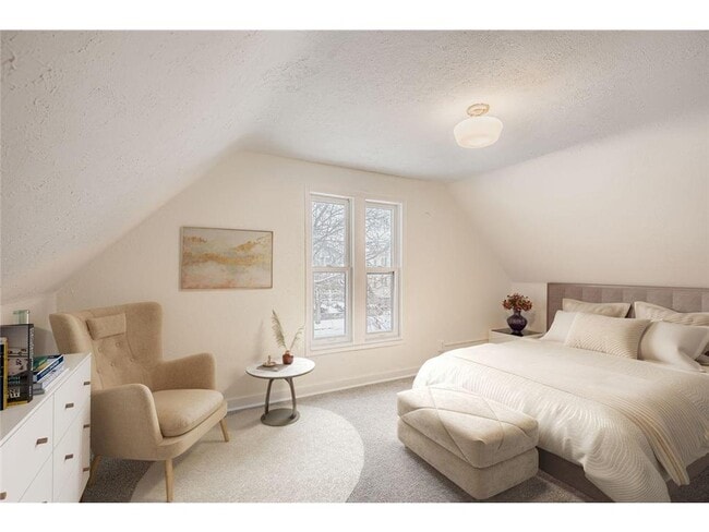 Building Photo - 84 Isabel St W